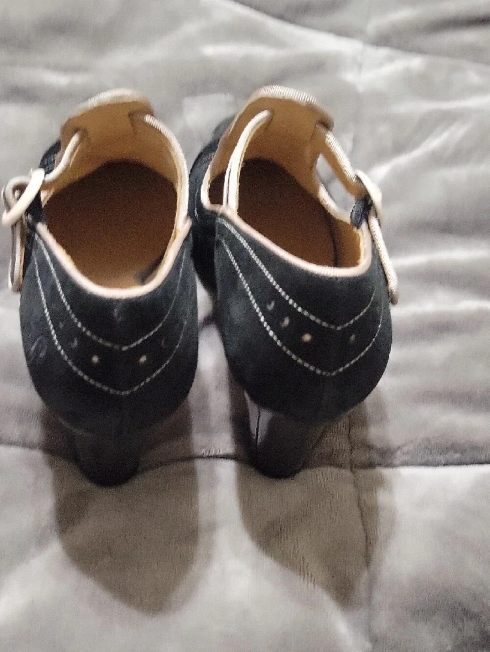 John Fluevog Black Heels with Cream Trim and Round Buckle - Picture 4 of 9